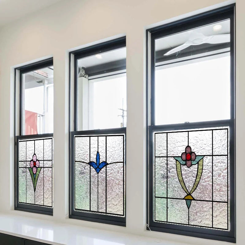 Fönsterfilm med klassisk dekor i glasstil